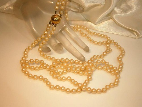 Beautiful Vintage 1950's-60's 2 Strand Faux Pearl Necklace